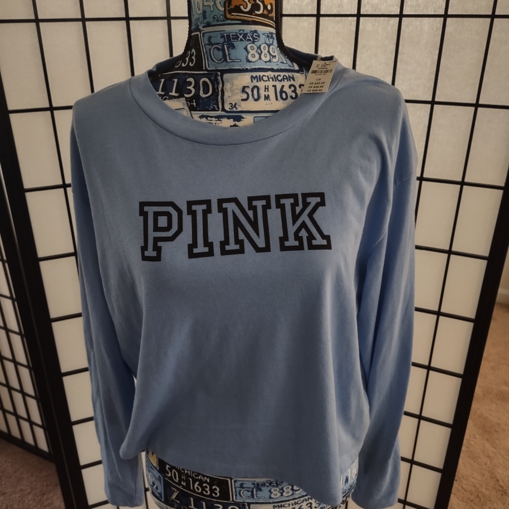 ⭐ 5 for $25 / NWT VS Pink Cropped Long Sleeve Tee